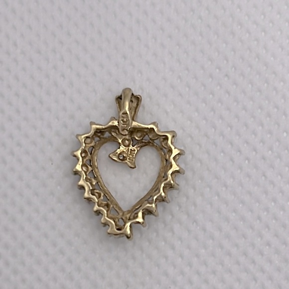 ZALES Real gold and diamond heart pendant - Picture 2 of 7